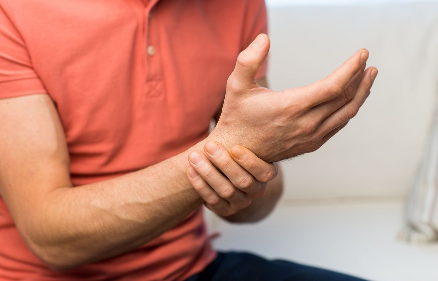 What are the main principles of treatment for rheumatoid arthritis?